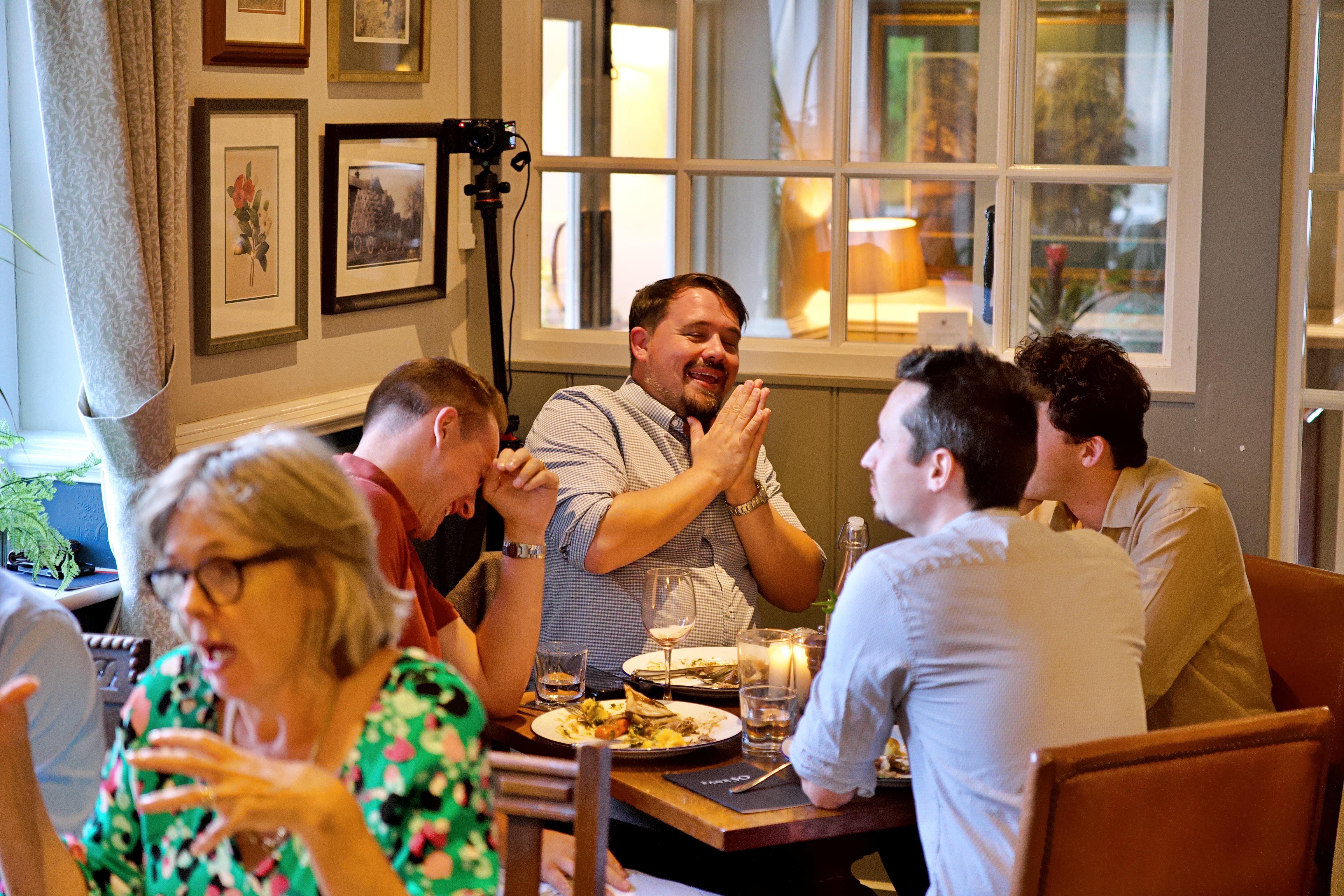 Delegates eating together