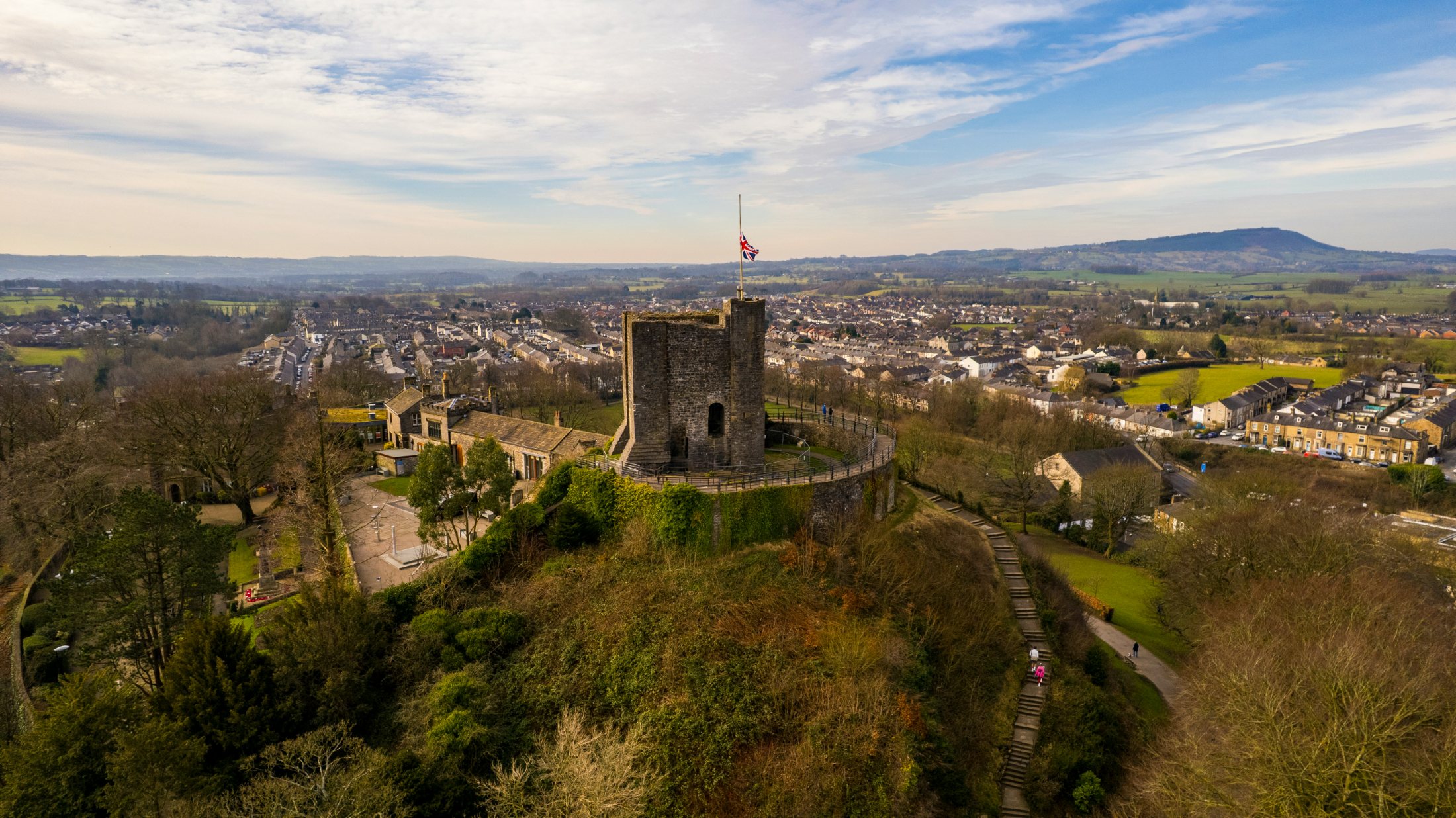 Clitheroe castle keep above the town